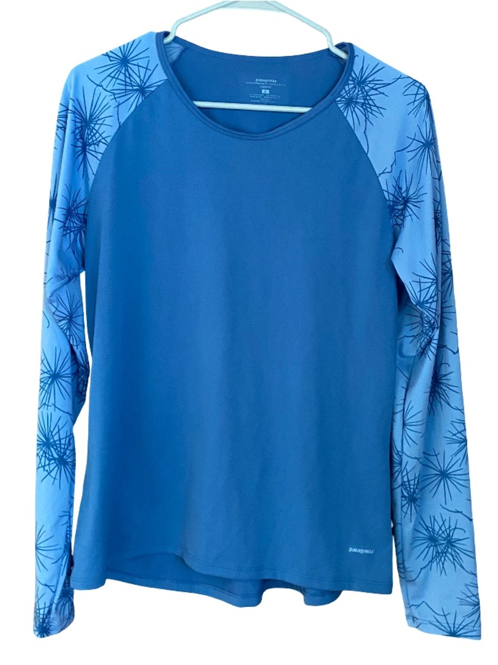 Patagonia blue women’s Capilene performance base layer long sleeve size large